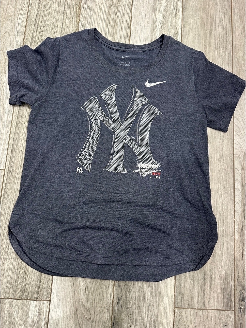 Nike New York Yankees Graphic T-Shirt Large